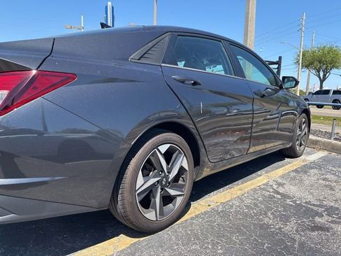 Certified 2023 Hyundai Elantra SEL w/ Convenience Package image 18