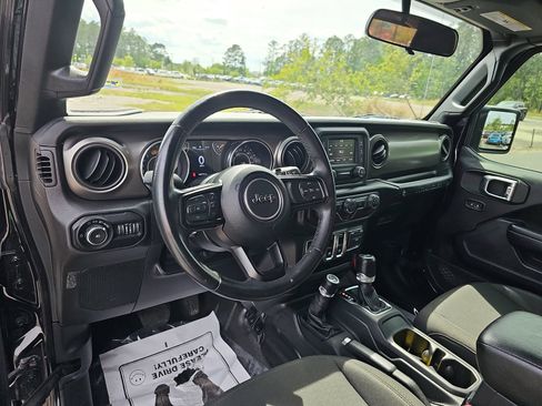 Used 2020 Jeep Wrangler Sport image 18