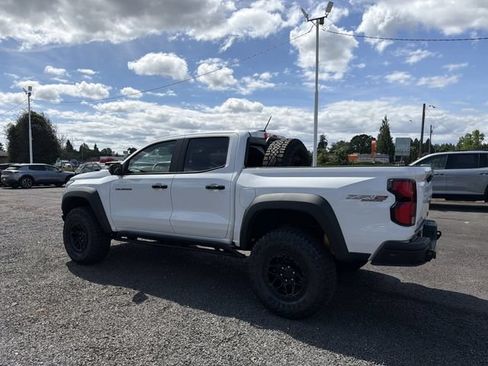 Used 2025 Chevrolet Colorado ZR2 w/ ZR2 Bison Edition AWD/4WD image 3