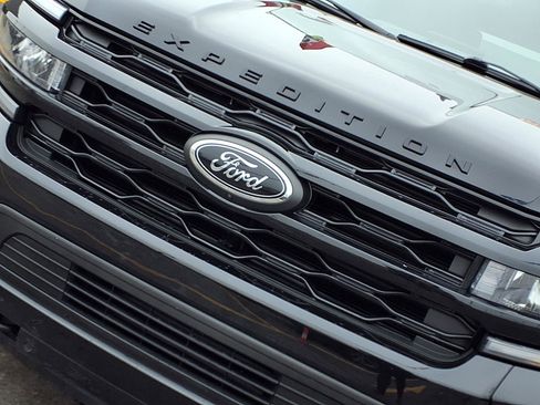 Used 2022 Ford Expedition Limited image 33