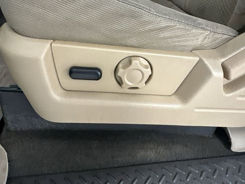 Used 2013 Ford F150 XLT w/ Mid Equipment Group AWD/4WD image 12