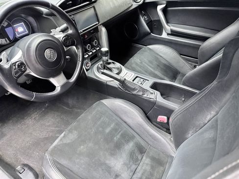 Used 2019 Toyota 86 RWD image 9