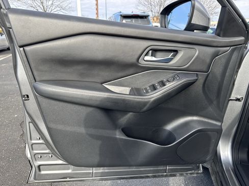 Used 2024 Nissan Rogue SV image 23