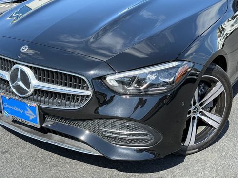 Used 2025 Mercedes-Benz C 300 4MATIC Sedan image 3
