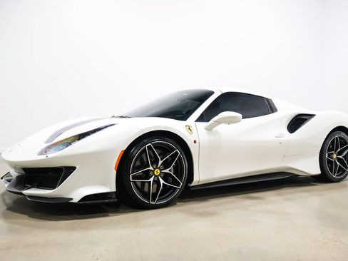 Used 2020 Ferrari 488 Pista Spider RWD image 12