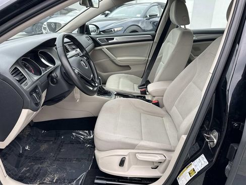 Used 2016 Volkswagen Golf S image 24