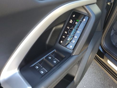 Used 2025 Audi Q5 Premium Plus AWD/4WD image 21
