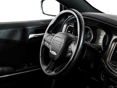 Used 2023 Dodge Charger SXT RWD image 13
