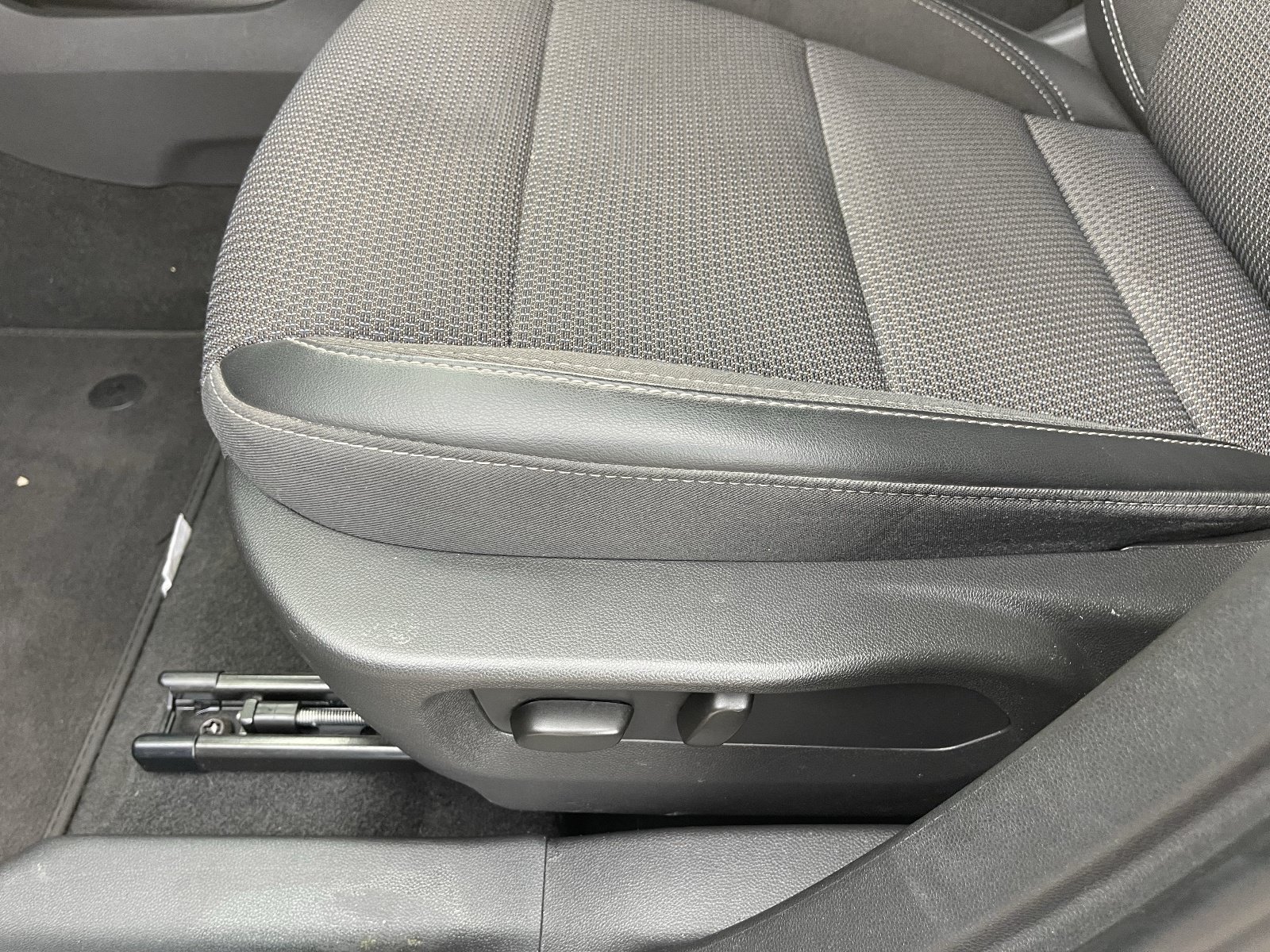 Certified 2023 Buick Envision Preferred w/ Sport Touring Package AWD/4WD image 21