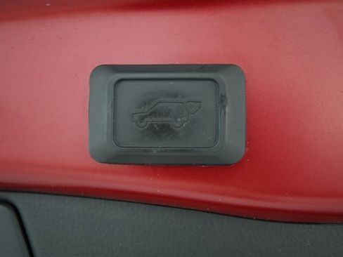 Used 2019 Toyota RAV4 XLE image 20