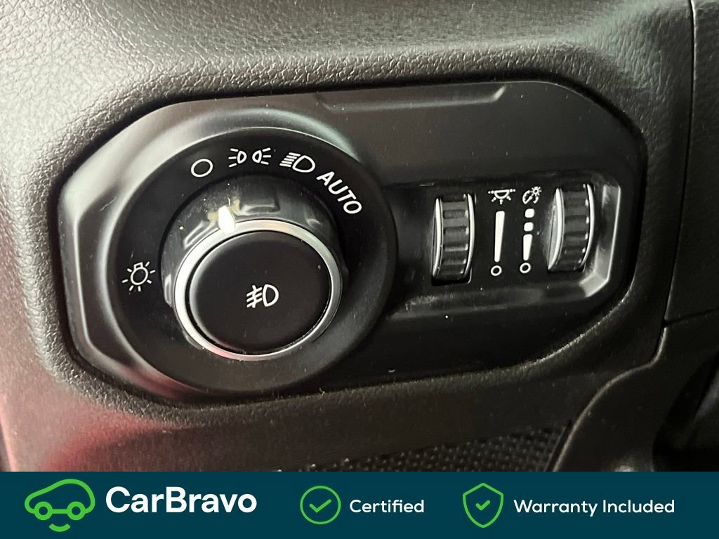Used 2018 Jeep Wrangler Unlimited Sahara AWD/4WD image 21