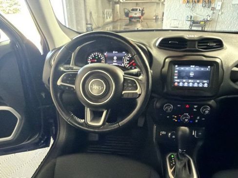 Used 2021 Jeep Renegade Latitude w/ Convenience Group AWD/4WD image 29