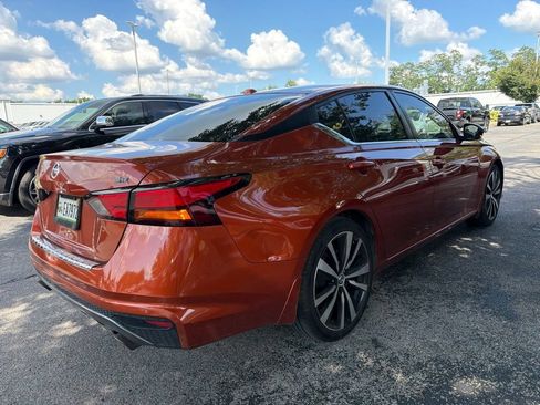 Used 2021 Nissan Altima 2.5 SR w/ SR Premium Package FWD image 3