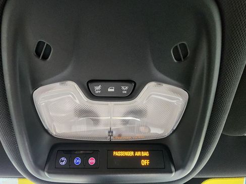Used 2023 Chevrolet TrailBlazer RS AWD/4WD image 16