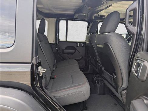 Used 2025 Jeep Wrangler Unlimited Rubicon AWD/4WD image 19