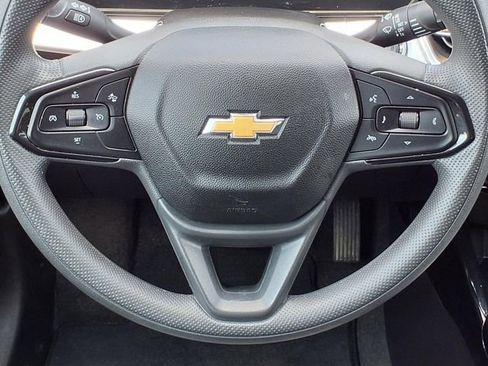 Used 2025 Chevrolet Trax LT FWD image 14