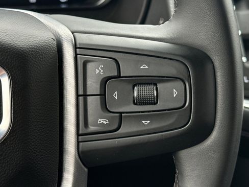 Used 2024 GMC Yukon XL SLE image 26