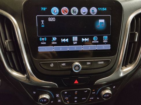 Used 2018 Chevrolet Equinox Premier FWD image 25