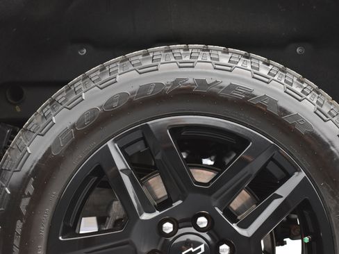 Used 2024 Chevrolet Silverado 1500 ZR2 w/ Technology Package image 44