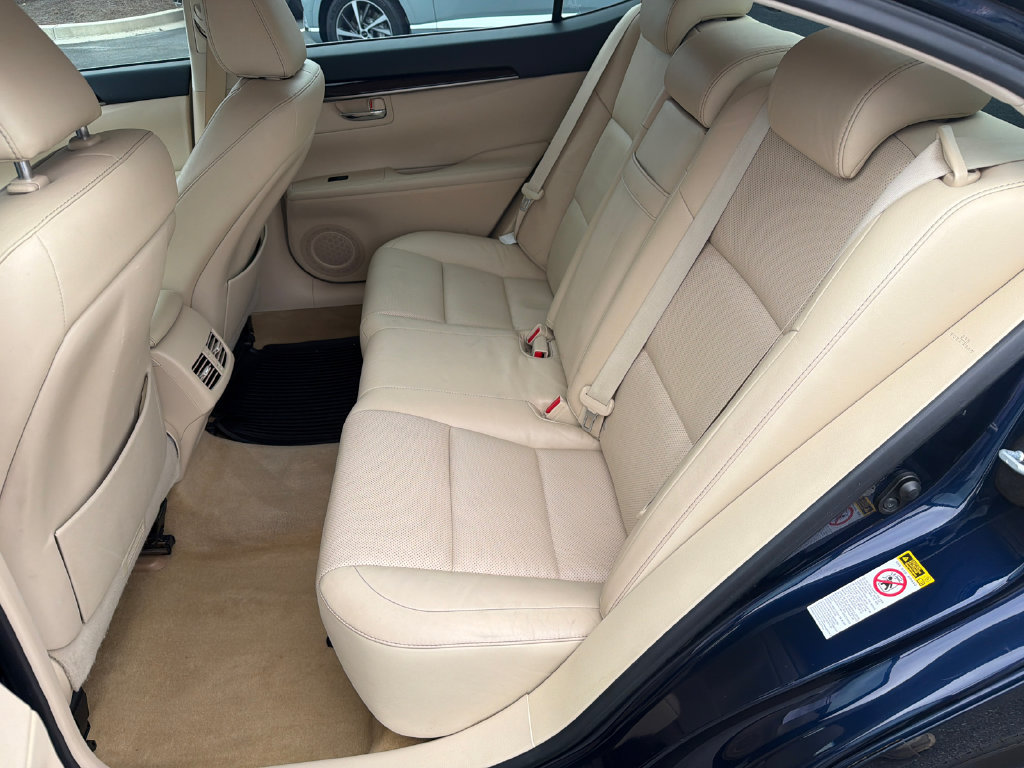 Used 2015 Lexus ES 350 w/ Luxury Package FWD image 22