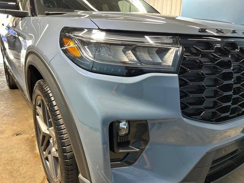 New 2026 Ford Explorer ST-Line w/ ST-Line Street Pack AWD/4WD image 2