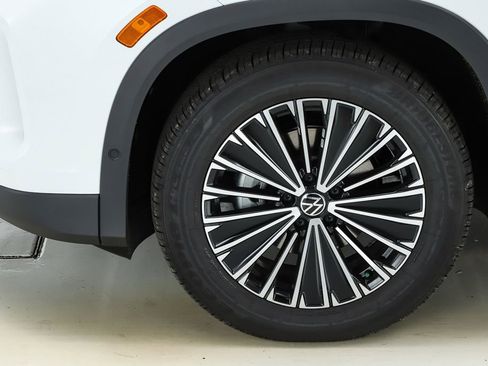 New 2026 Volkswagen Tiguan S image 42