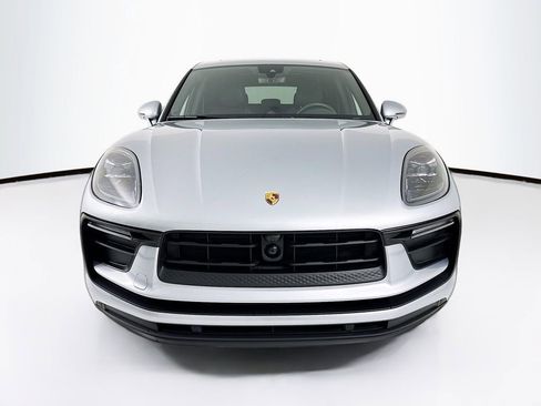 Certified 2025 Porsche Macan AWD/4WD image 6