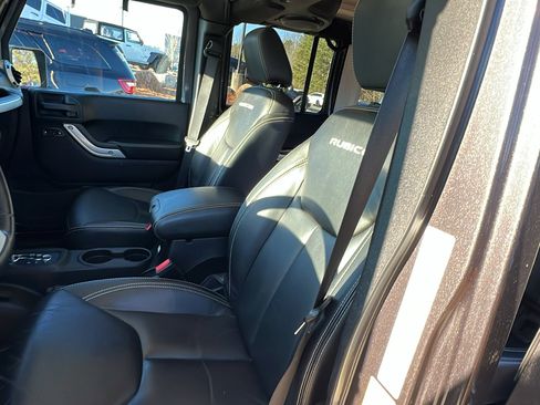 Used 2014 Jeep Wrangler Unlimited Rubicon image 17