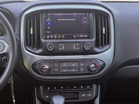 Used 2022 Chevrolet Colorado ZR2 AWD/4WD image 17
