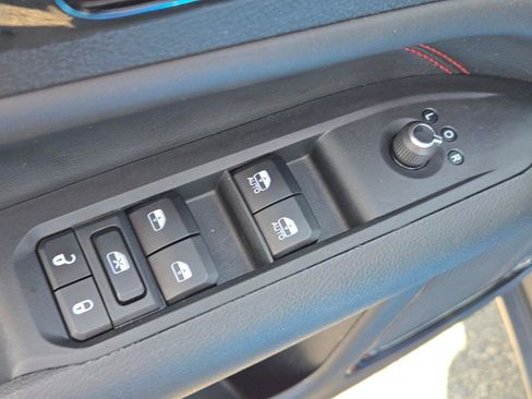 Certified 2025 Jeep Compass Trailhawk AWD/4WD image 17