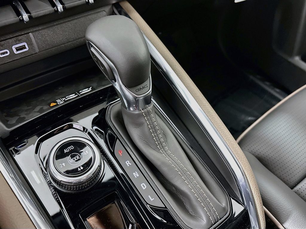 New 2026 GMC Canyon Denali AWD/4WD image 17