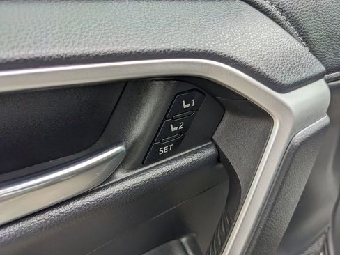 Used 2022 Toyota RAV4 Limited image 24