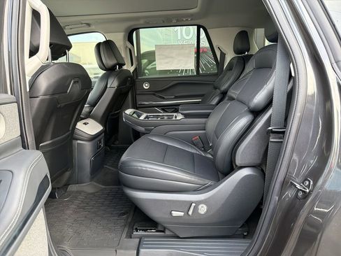 New 2025 Lincoln Navigator L Reserve image 6