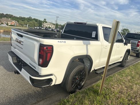 Certified 2024 GMC Sierra 1500 Elevation image 10