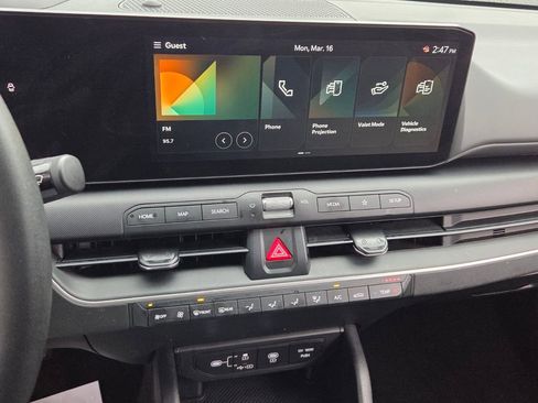 Used 2025 Kia K4 FWD image 17