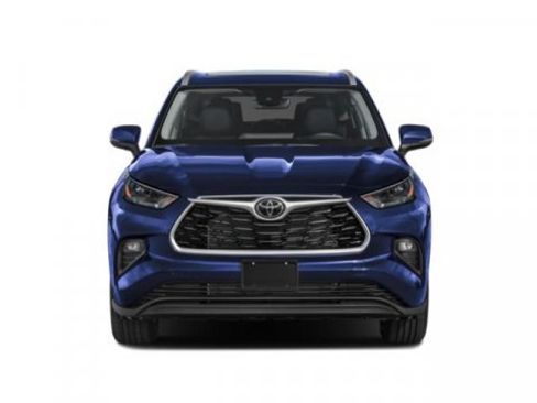 Certified 2025 Toyota Highlander XLE FWD image 4