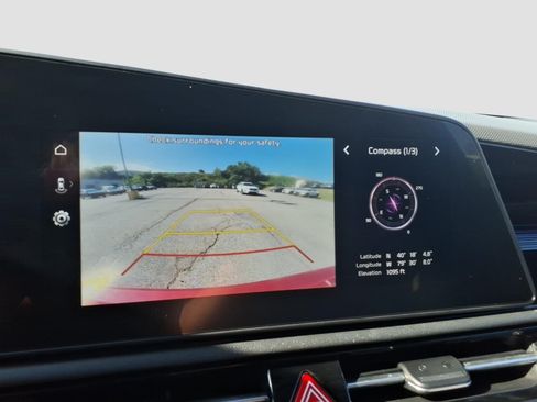 Used 2023 Kia Niro EX FWD image 18