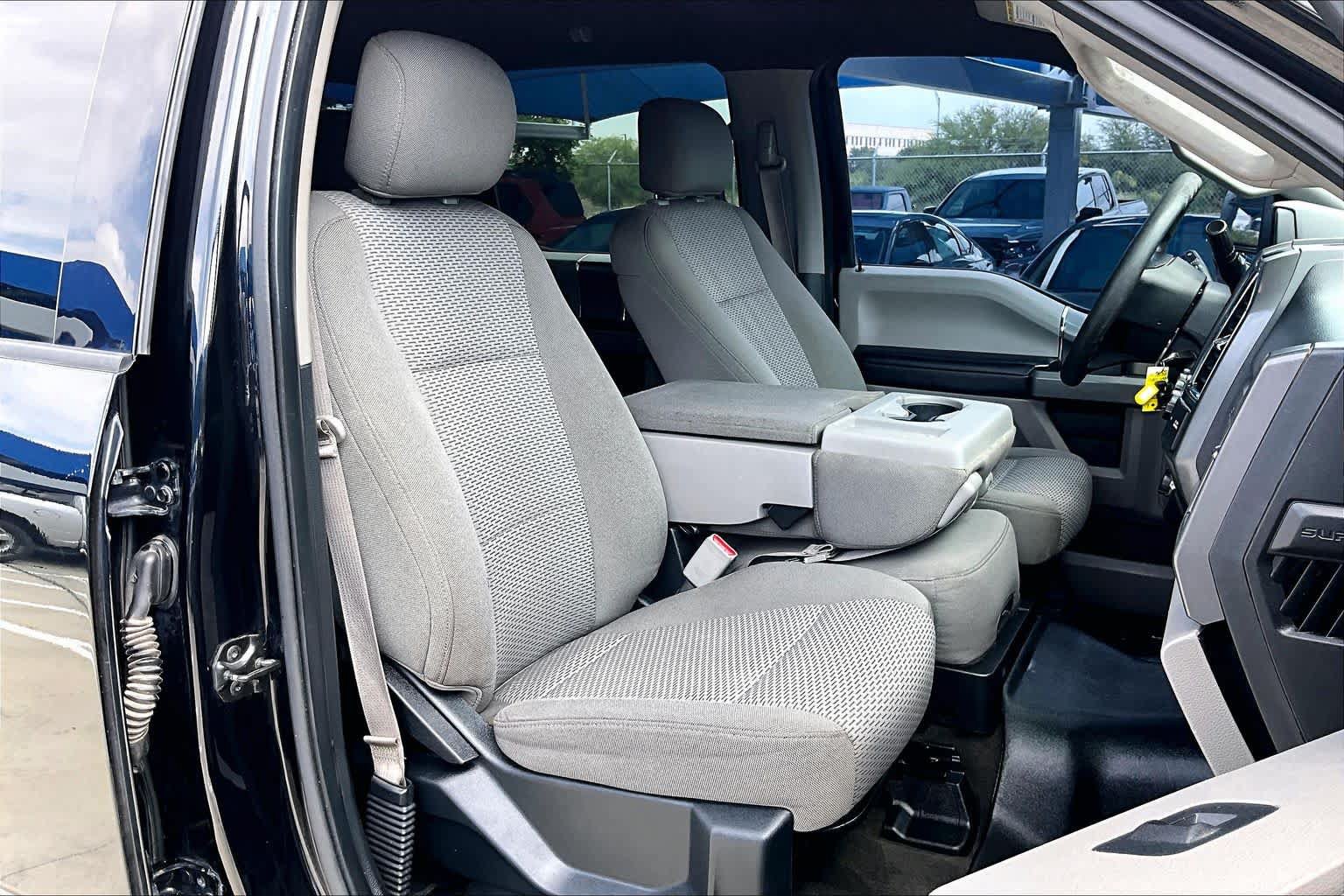 Used 2017 Ford F250 XLT w/ XLT Premium Package AWD/4WD image 9