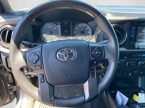 Used 2019 Toyota Tacoma TRD Off-Road AWD/4WD image 10