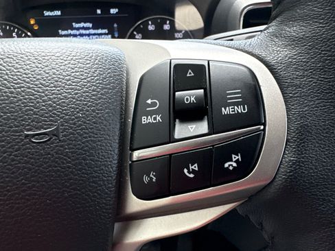 Used 2024 Ford Explorer XLT w/ Equipment Group 202A AWD/4WD image 18