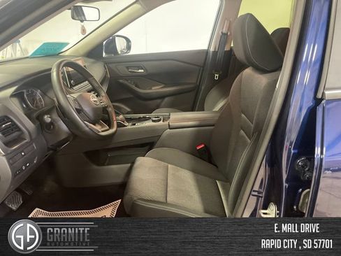 Used 2025 Nissan Rogue SV AWD/4WD image 10