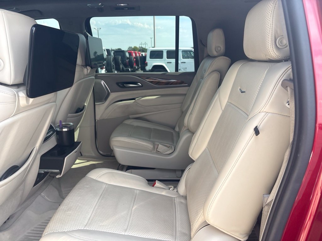 Used 2021 Cadillac Escalade ESV Sport Platinum w/ LPO, ONYX Package AWD/4WD image 16