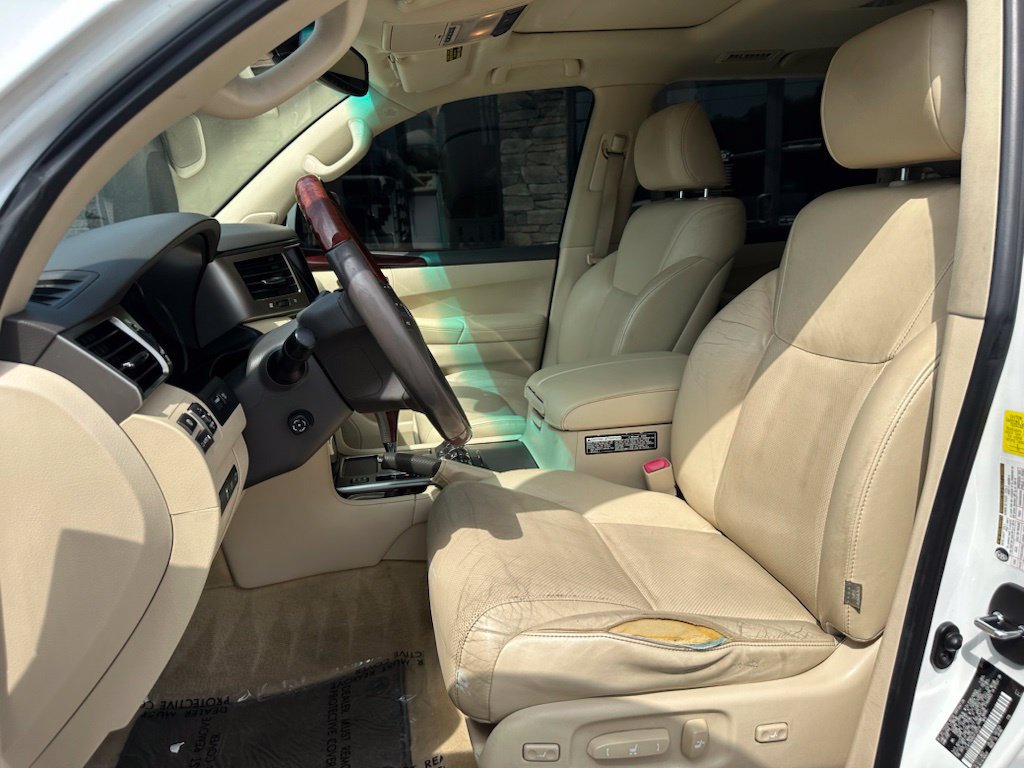 Used 2013 Lexus LX 570 4WD image 15
