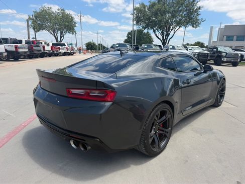 Used 2018 Chevrolet Camaro SS RWD image 3