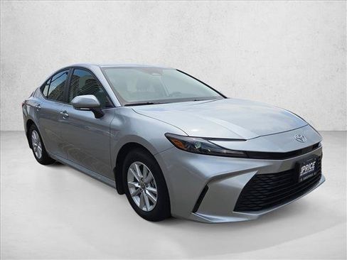 Used 2026 Toyota Camry LE w/ Convenience Package FWD image 3