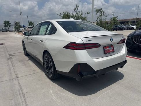 New 2026 BMW 530i xDrive w/ M Sport Package AWD/4WD image 4