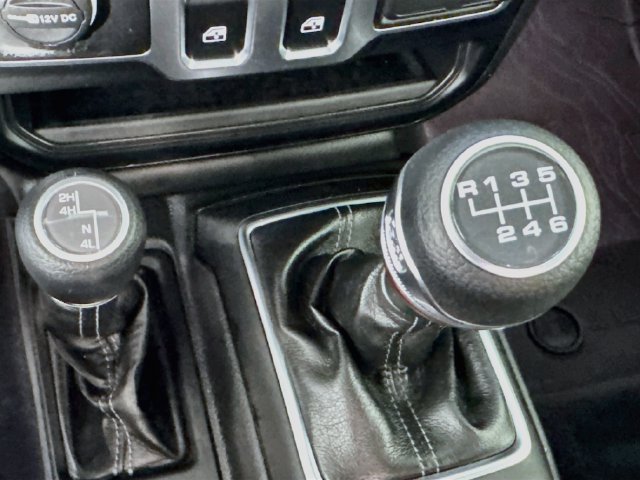 Used 2025 Jeep Wrangler Sport AWD/4WD image 20