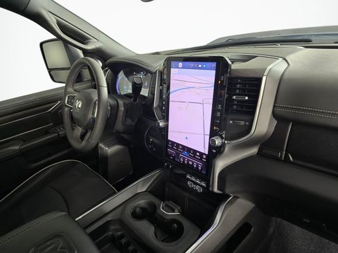 Used 2025 RAM 3500 Laramie AWD/4WD image 41