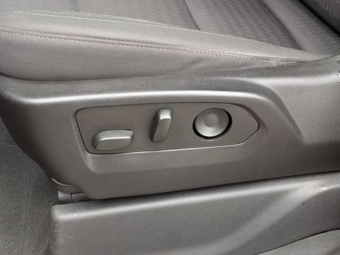 Used 2022 Chevrolet Silverado 1500 Custom RWD image 16