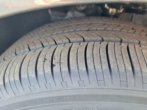 New 2025 Hyundai Elantra SEL image 12